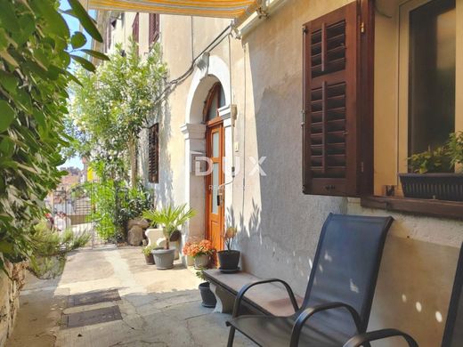 Luxury Apartment for sale in Opatija, 410 000 €, Photo 2