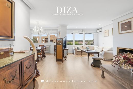 Luxury Apartment for sale in Madrid, 1 230 000 €, Photo 2