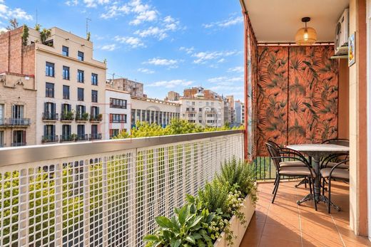 Luxury Apartment for sale in Barcelona, 570 000 €, Photo 2