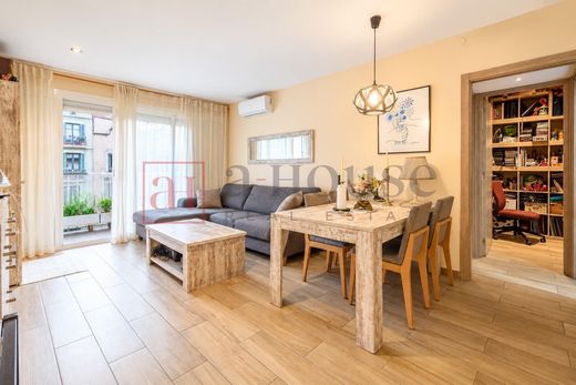 Luxury Apartment for sale in Barcelona, 570 000 €, Photo 3