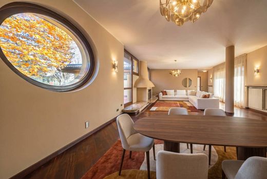 Maison de luxe à vendre à Besana In Brianza, 990 000 €, Photo 4