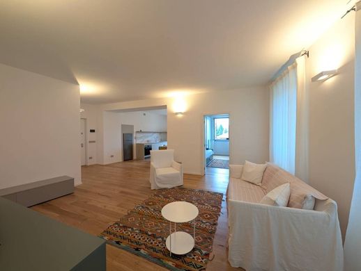 Appartement de luxe à vendre à Trento, 549 000 €, Photo 1