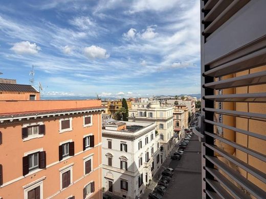Luxury Apartment for sale in Rome, 728 000 €, Photo 1