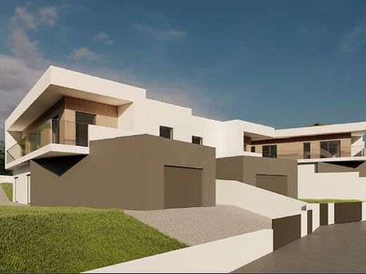 Maison de luxe à vendre à Lourosa, 420 000 €, Photo 1