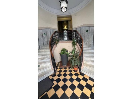 Luxury Apartment for sale in Rome, 728 000 €, Photo 2