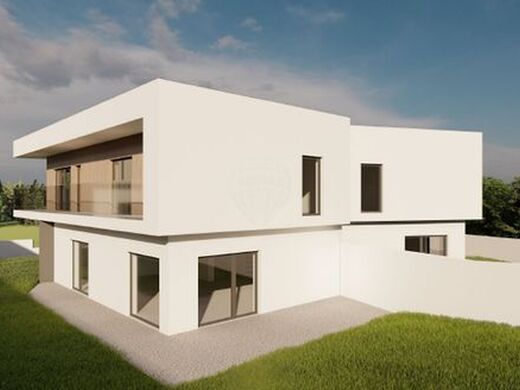 Maison de luxe à vendre à Lourosa, 420 000 €, Photo 4