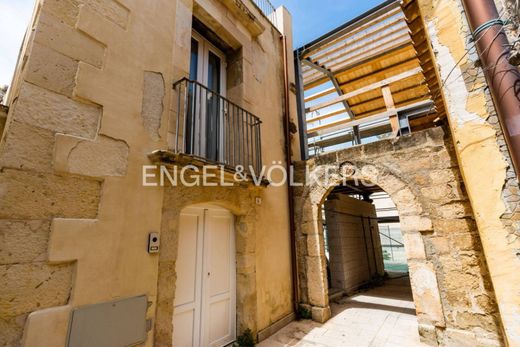 Luxury Apartment for sale in Siracusa, 405 000 €, Photo 2