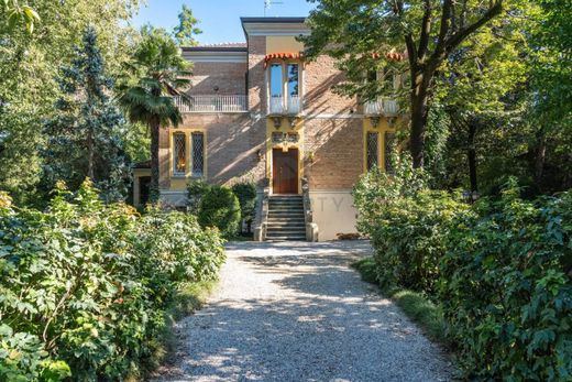 Luxury House for sale in Correggio, 1 050 000 €, Photo 1