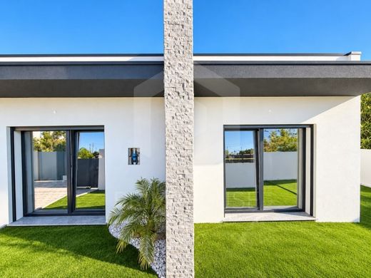 Luxury House for sale in Seixal, 645 000 €, Photo 2
