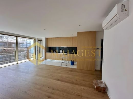 Luxury Apartment for sale in Vila Nova de Gaia, 524 000 €, Photo 2