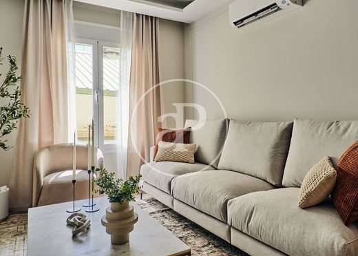 Luxury Apartment for sale in Madrid, 1 069 000 €, Photo 2