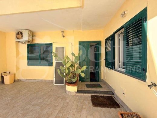 Maison de luxe à vendre à Monte Di Procida, 695 000 €, Photo 3