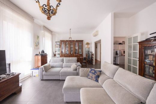 Luxury Apartment for sale in Bologna, 819 000 €, Photo 3