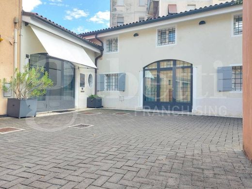 Luxury House for sale in Treviso, 950 000 €, Photo 3