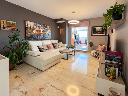 Luxury Apartment for sale in Benalmádena, 560 000 €, Photo 3