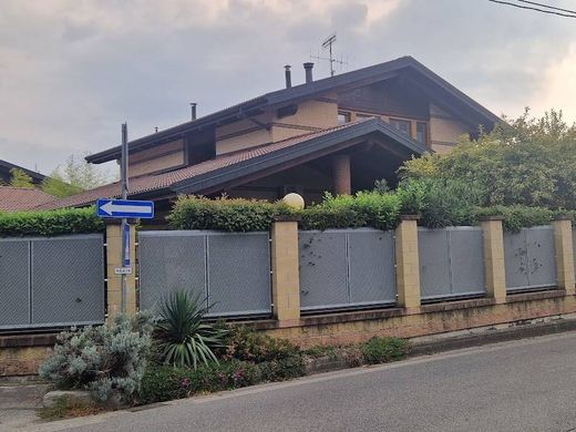 Luxury House for sale in Ivrea, 420 000 €, Photo 4