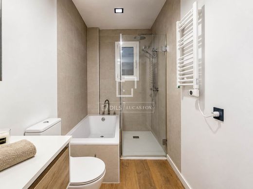 Luxury Apartment for sale in Barcelona, 673 000 €, Photo 4