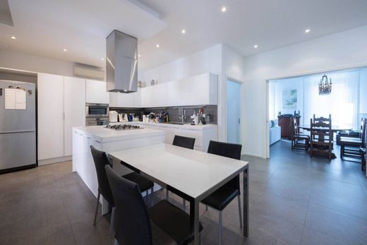 Luxury Apartment for sale in Bologna, 819 000 €, Photo 4