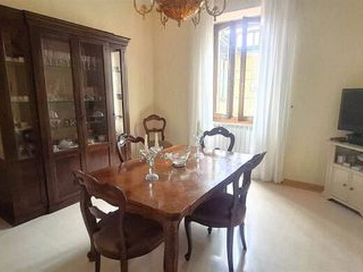 Maison de luxe à vendre à Prato, 700 000 €, Photo 5