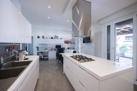 Luxury Apartment for sale in Bologna, 819 000 €, Photo 6