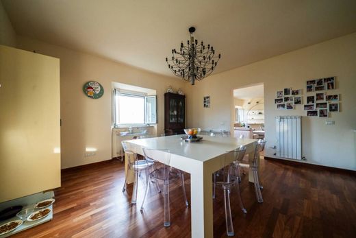 Luxury Apartment for sale in Livorno, 1 000 000 €, Photo 7