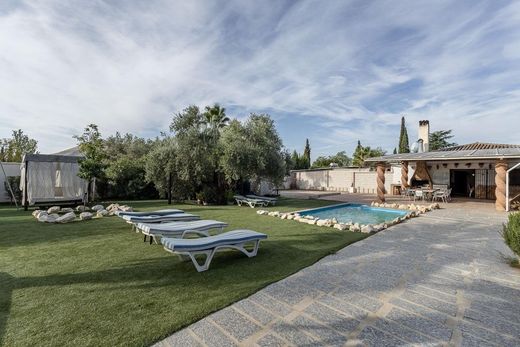 Luxury House for sale in Atarfe, 495 000 €, Photo 1