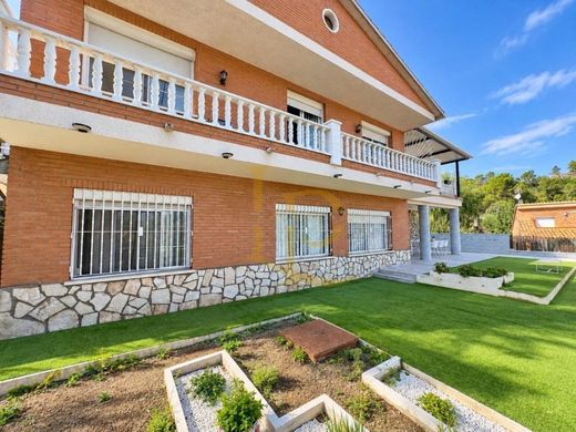 Maison de luxe à vendre à Castellbisbal, 475 000 €, Photo 2