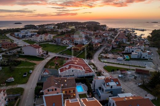 Maison de luxe à vendre à Porec, 859 000 €, Photo 3