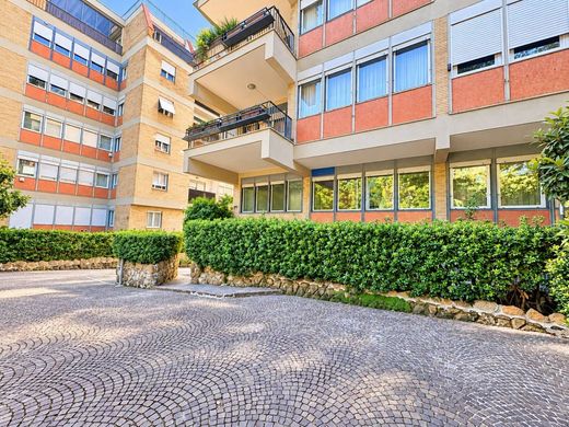 Luxury Apartment for sale in Rome, 1 395 000 €, Photo 3