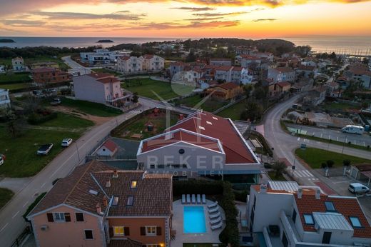 Maison de luxe à vendre à Porec, 859 000 €, Photo 4