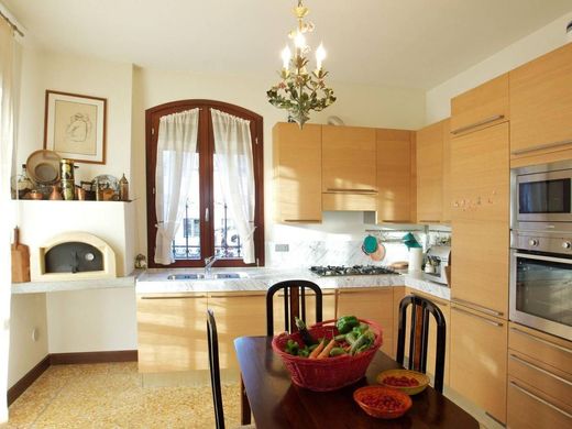 Maison de luxe à vendre à Ravenna, 550 000 €, Photo 4