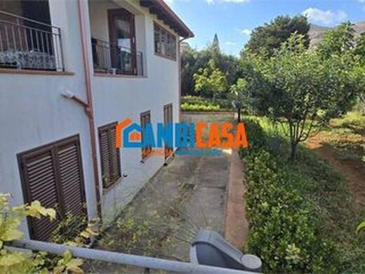 Luxury House for sale in Palermo, 930 000 €, Photo 5