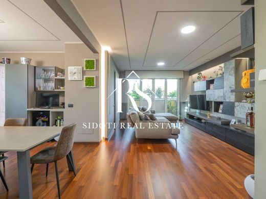 Luxury Apartment for sale in Segrate, 440 000 €, Photo 2