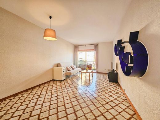 Luxury Apartment for sale in Barcelona, 675 000 €, Photo 2