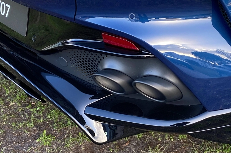 Photo N°11 de la voiture Aston Martin DBX