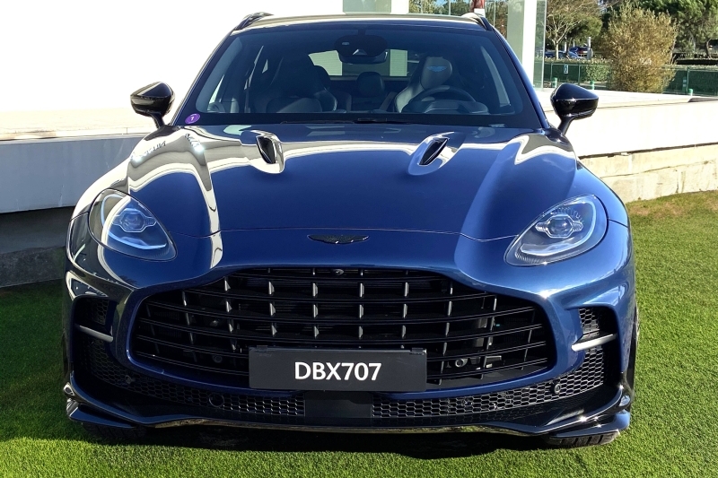 Photo N°3 de la voiture Aston Martin DBX