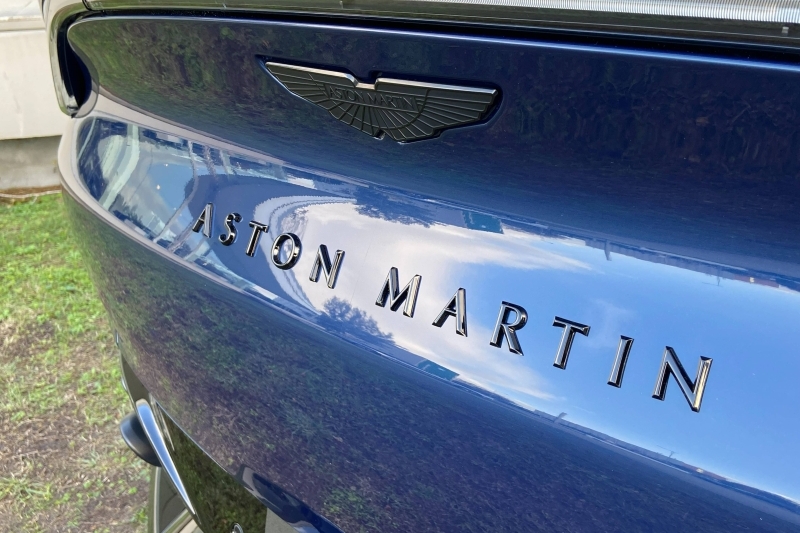 Photo N°6 de la voiture Aston Martin DBX