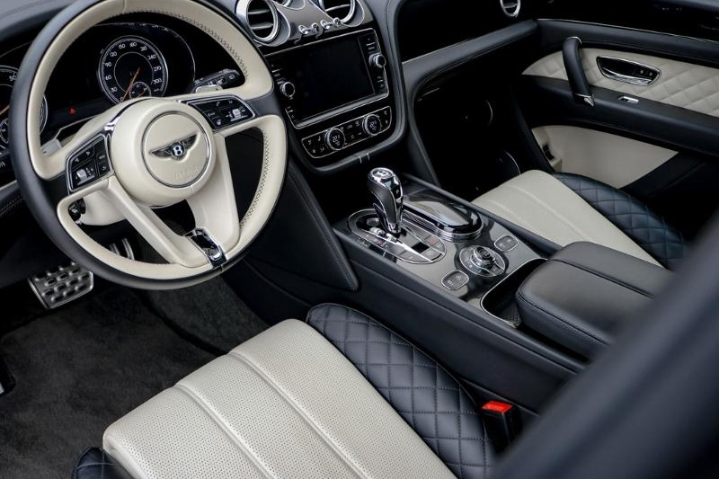 Photo N°11 de la voiture Bentley Bentayga