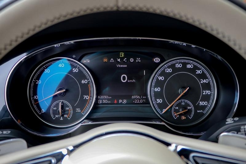 Photo N°13 de la voiture Bentley Bentayga