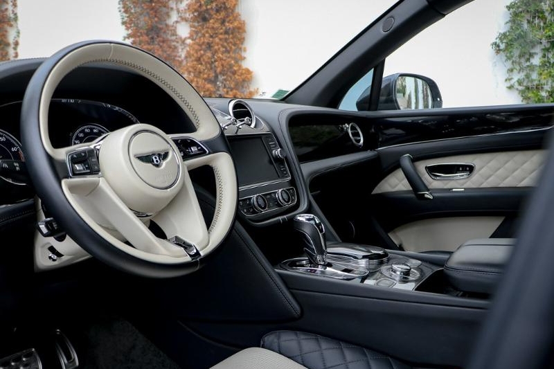 Photo N°3 de la voiture Bentley Bentayga