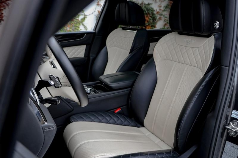 Photo N°4 de la voiture Bentley Bentayga