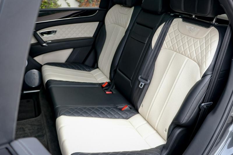Photo N°5 de la voiture Bentley Bentayga