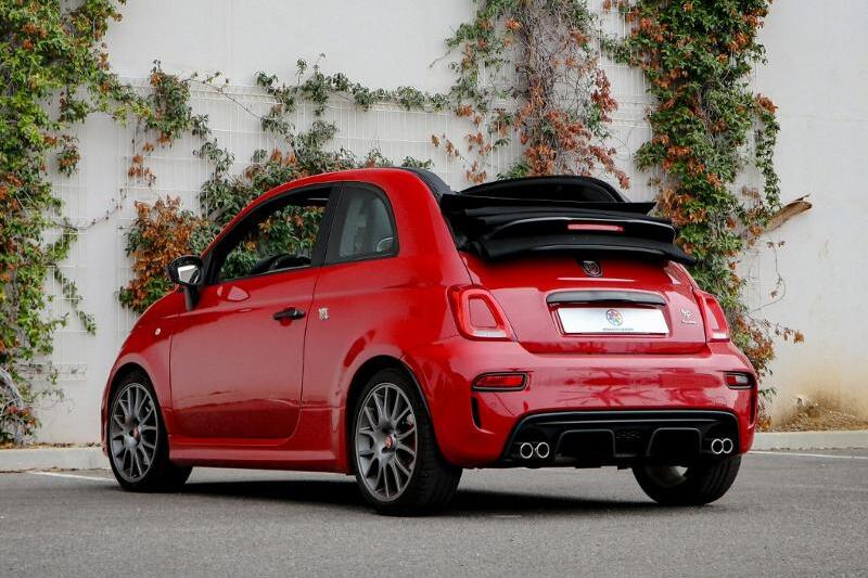 Photo N°9 de la voiture Abarth 500C