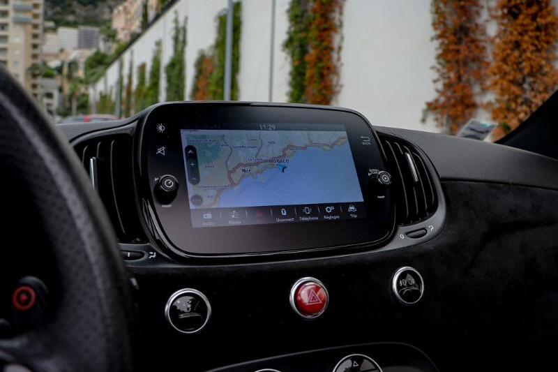 Photo N°15 de la voiture Abarth 500C