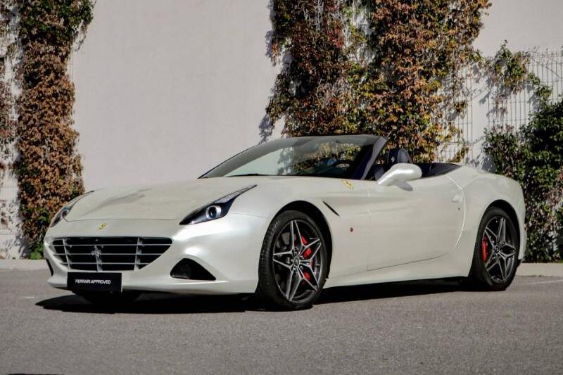 Photo N°0 de la voiture Ferrari California