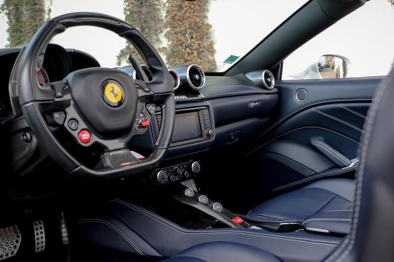 Photo N°3 de la voiture Ferrari California