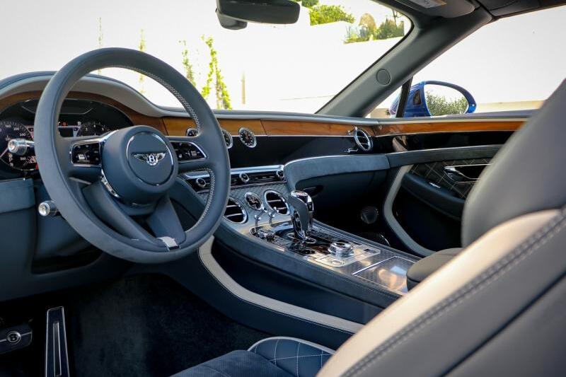 Photo N°3 de la voiture Bentley CONTINENTAL GTC