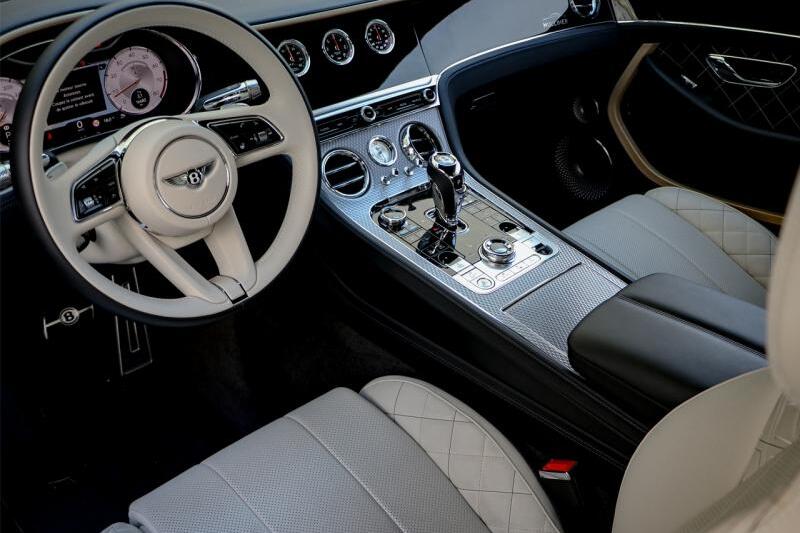 Photo N°11 de la voiture Bentley CONTINENTAL GT