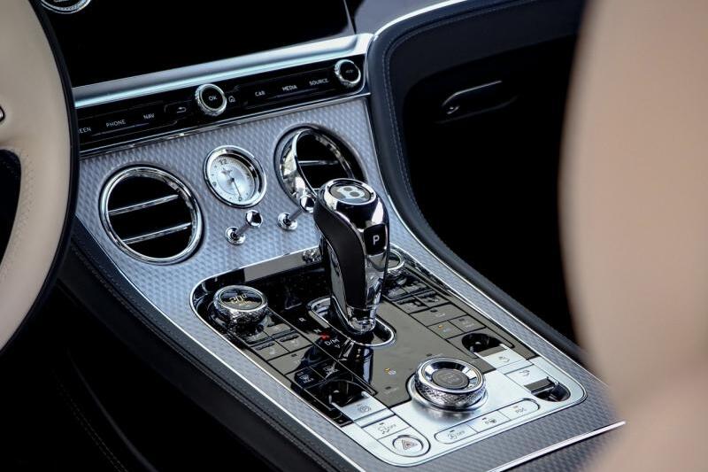 Photo N°14 de la voiture Bentley CONTINENTAL GT