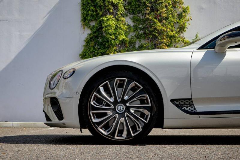 Photo N°6 de la voiture Bentley CONTINENTAL GT